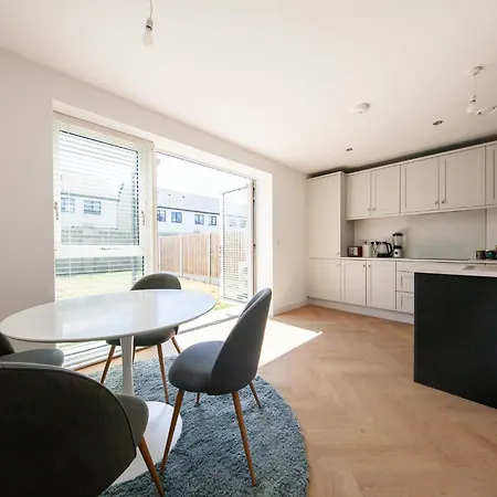 Σπίτι διακοπών Modern 2 Bed House In Hollystown With Free Parking *